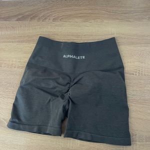 Alphalete Amplify Shorts Titanium - 3.5 inch inseam OG material